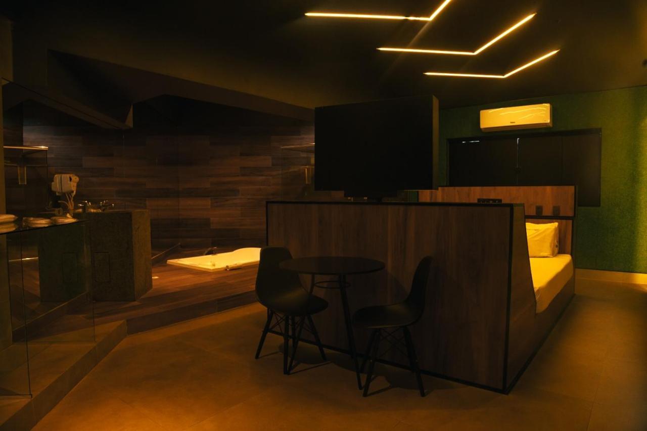 Motel Platinum Londrina Eksteriør billede